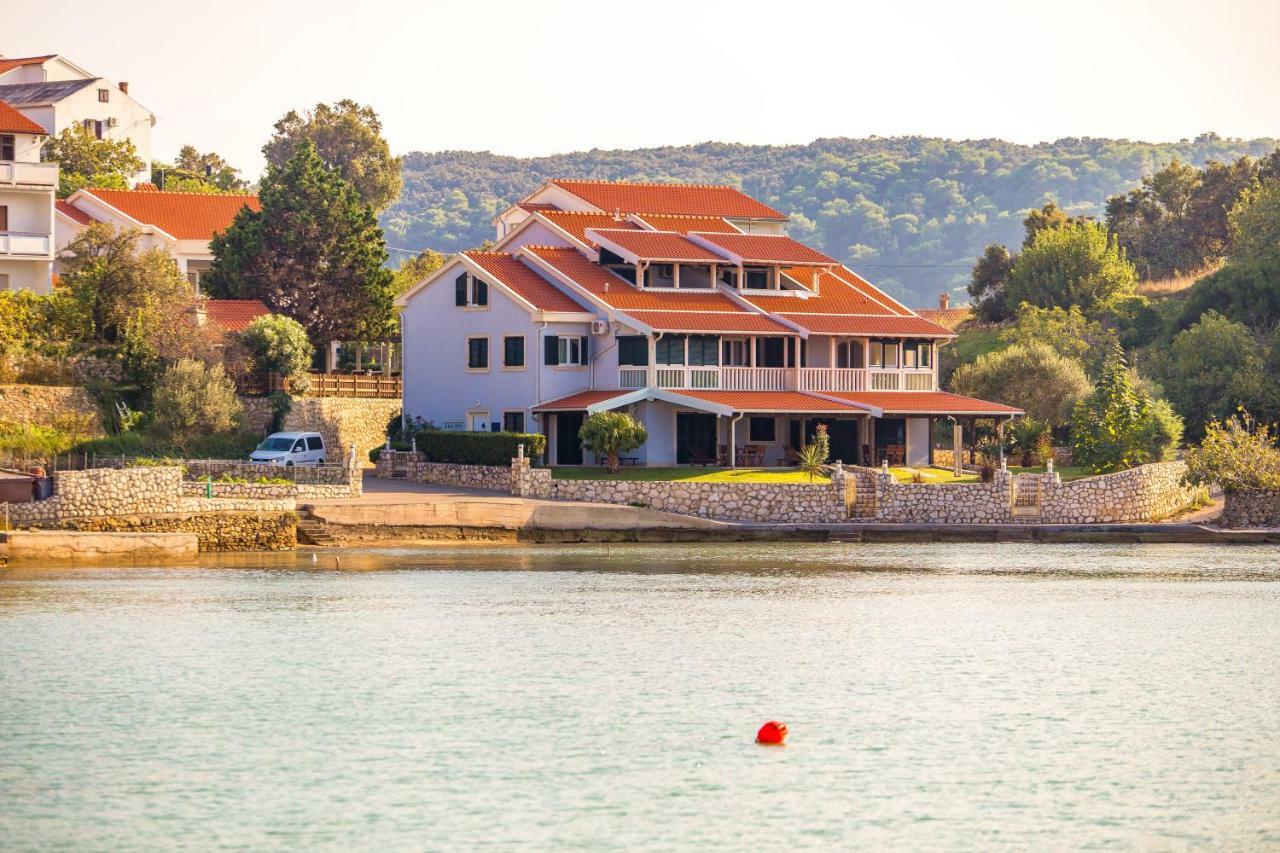 Villas Kampor Exterior photo